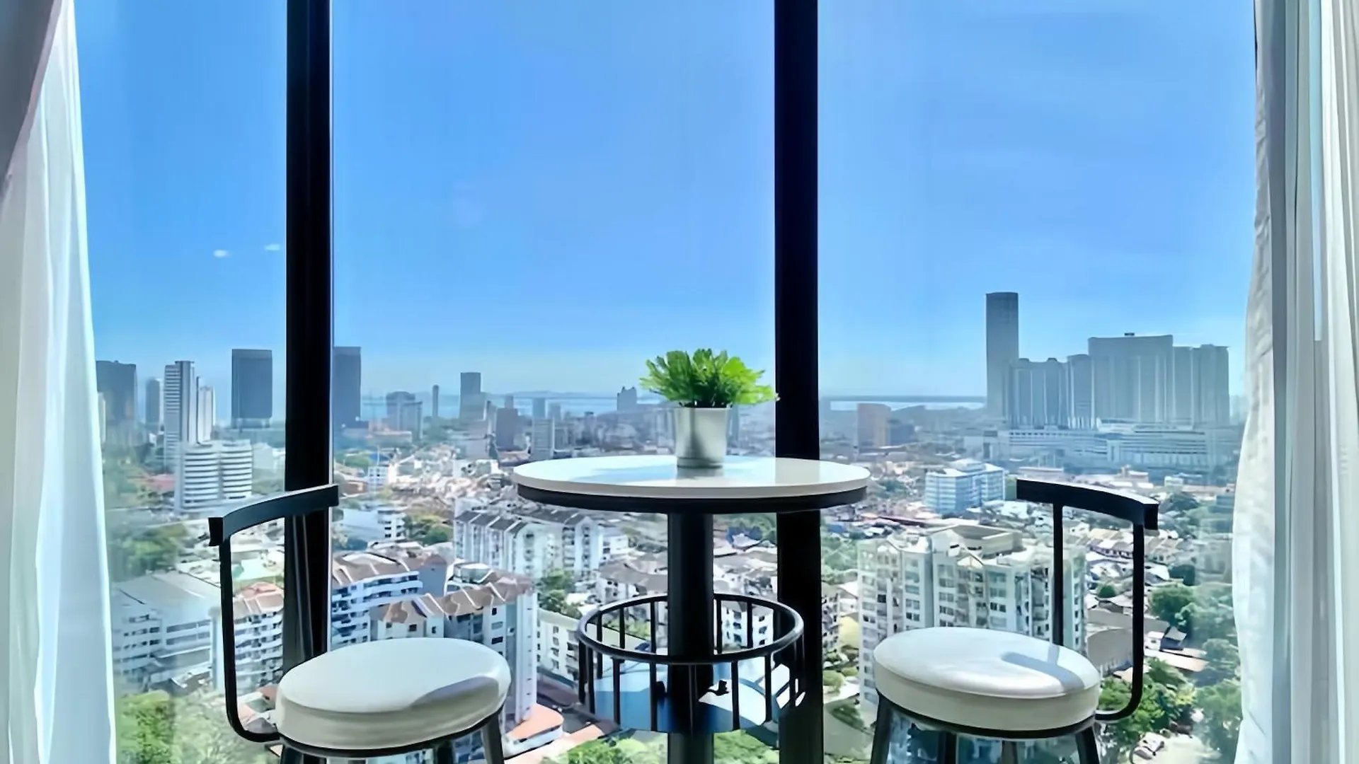 Beacon Executive Suite جورج تاون