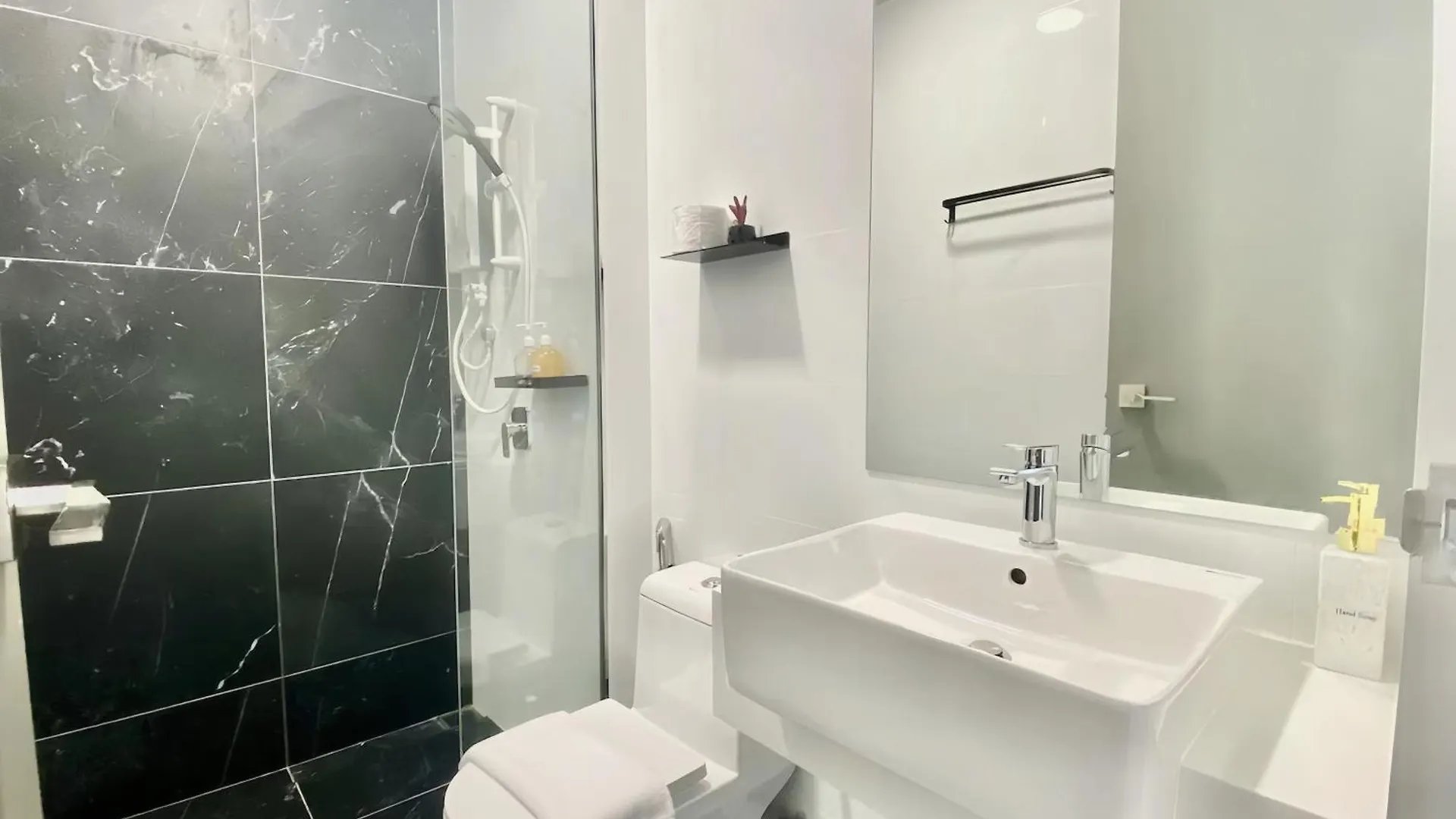 Beacon Executive Suite جورج تاون 0*,